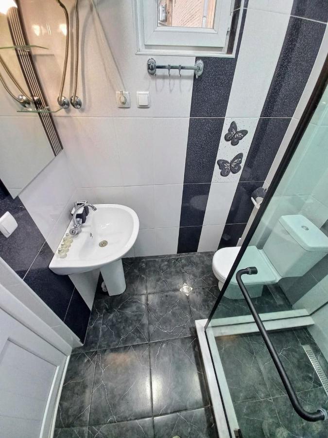 ApartHotel RioNi Kutaisi Esterno foto