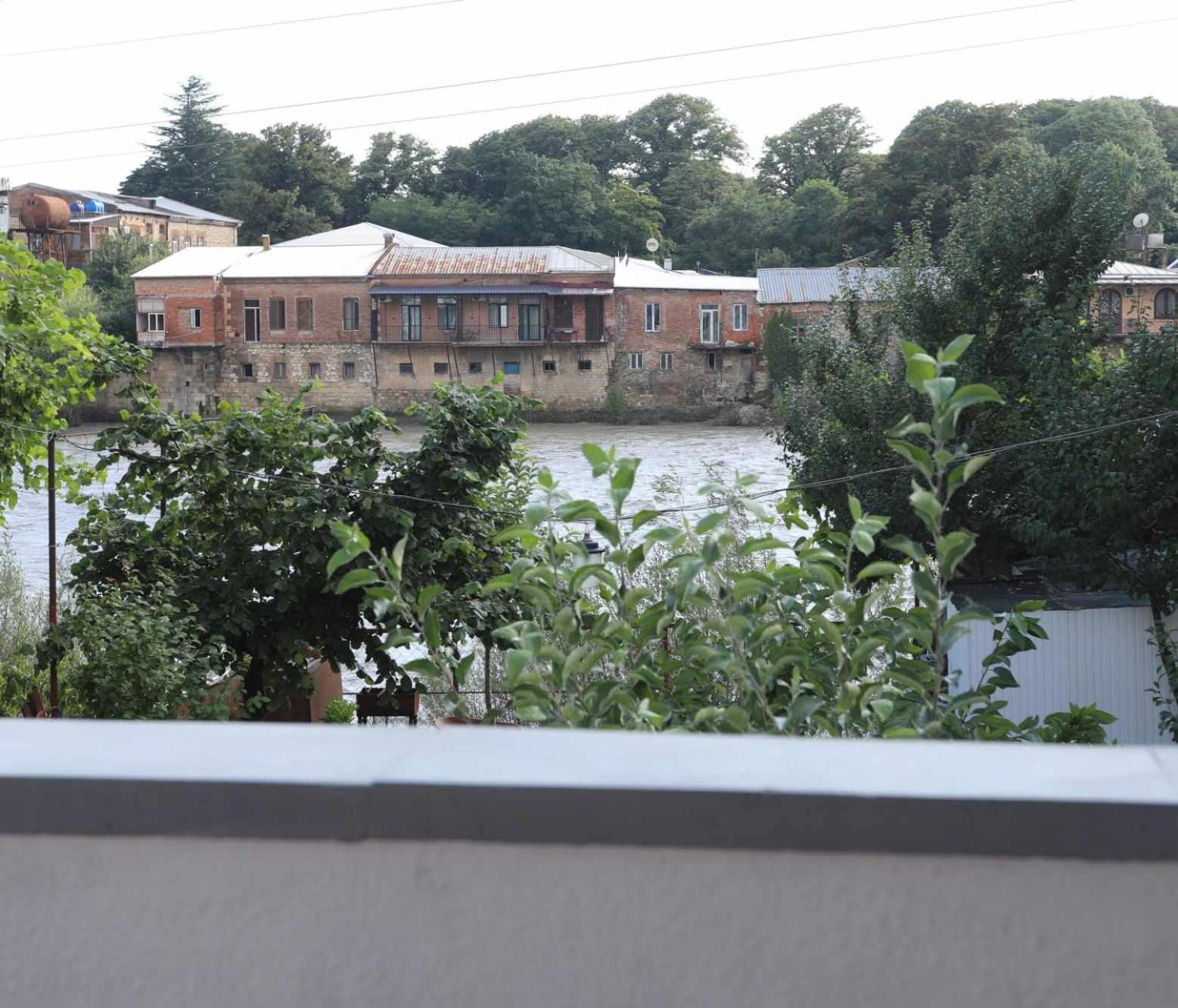 ApartHotel RioNi Kutaisi Esterno foto